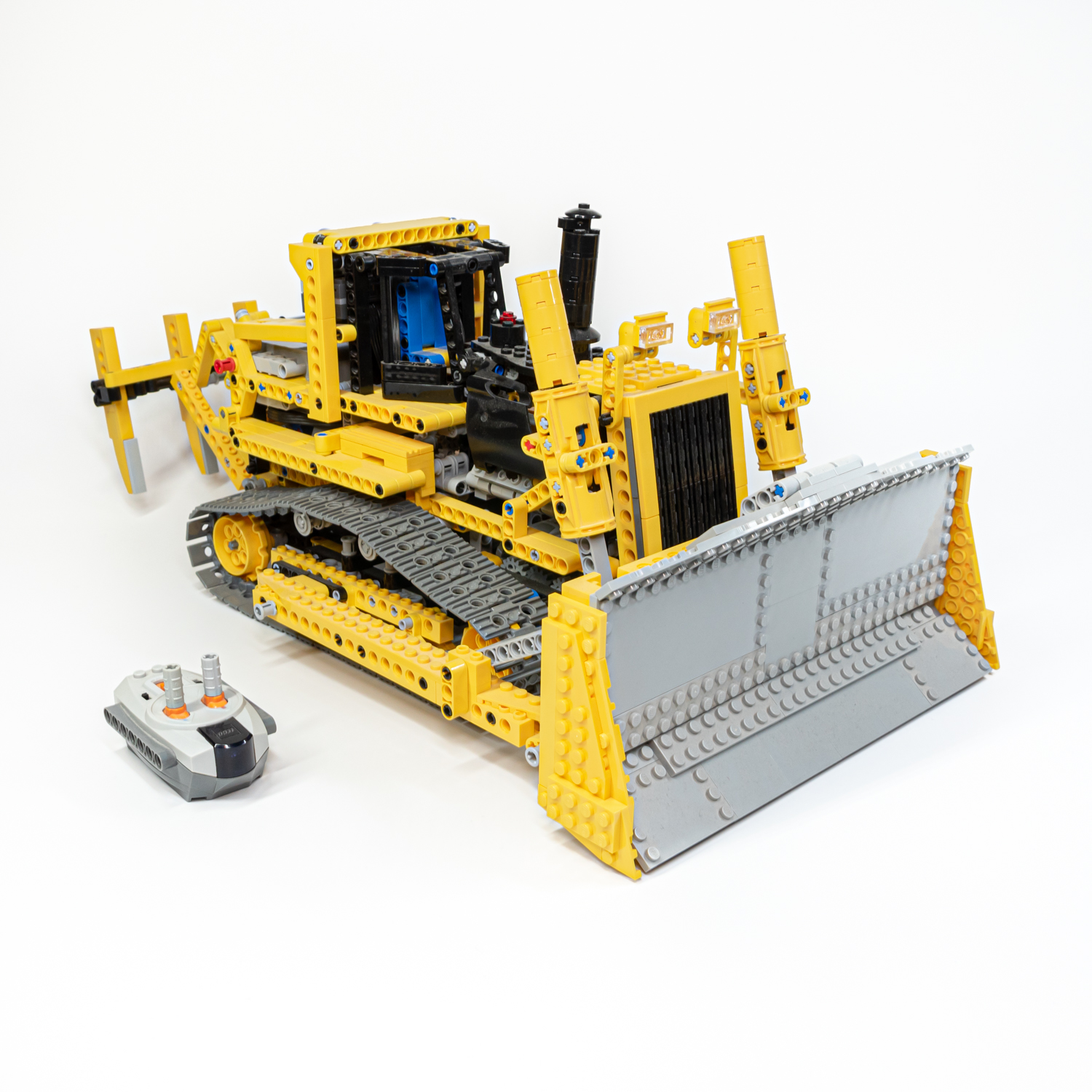 LEGO® 8275 Technic Motorized Bulldozer – Motoros bulldózer - 2