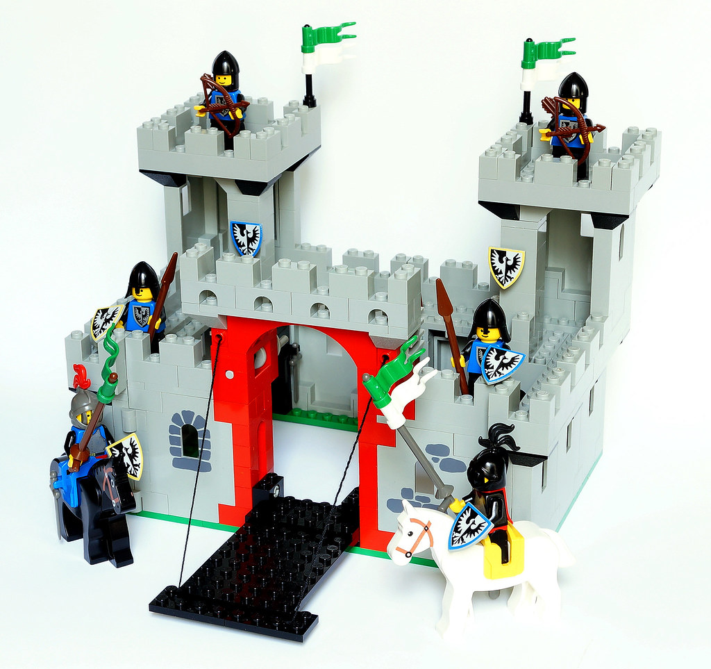 LEGO® 6073 Castle Black Falcons Knight’s Castle – Fekete Sólymok lovagvára - 2