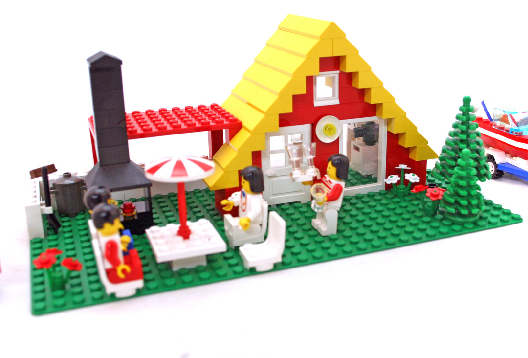 LEGO®6388 Holiday Home with Campervan - 3